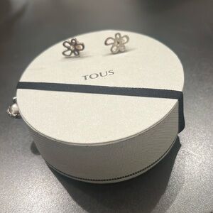 Earring silver flower. Box not included